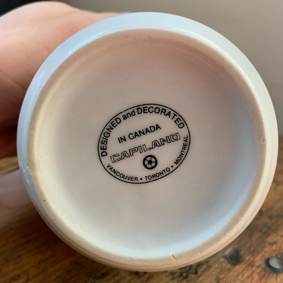 Vintage Canadiana Souvenir Mug - Butterfly World, Kelowna, BC - Picture 3 of 4